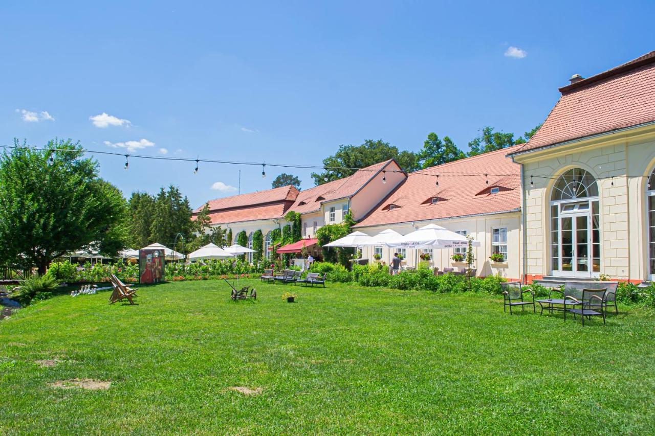 Vila Rozalia Garden Gate Avrig Exterior photo